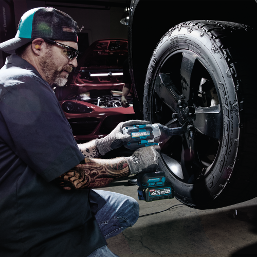 Makita GWT02D 40V max XGT® Brushless Cordless 4‑Speed High‑Torque 1/2" Sq. Drive Impact Wrench Kit w/ Friction Ring Anvil (2.5Ah)