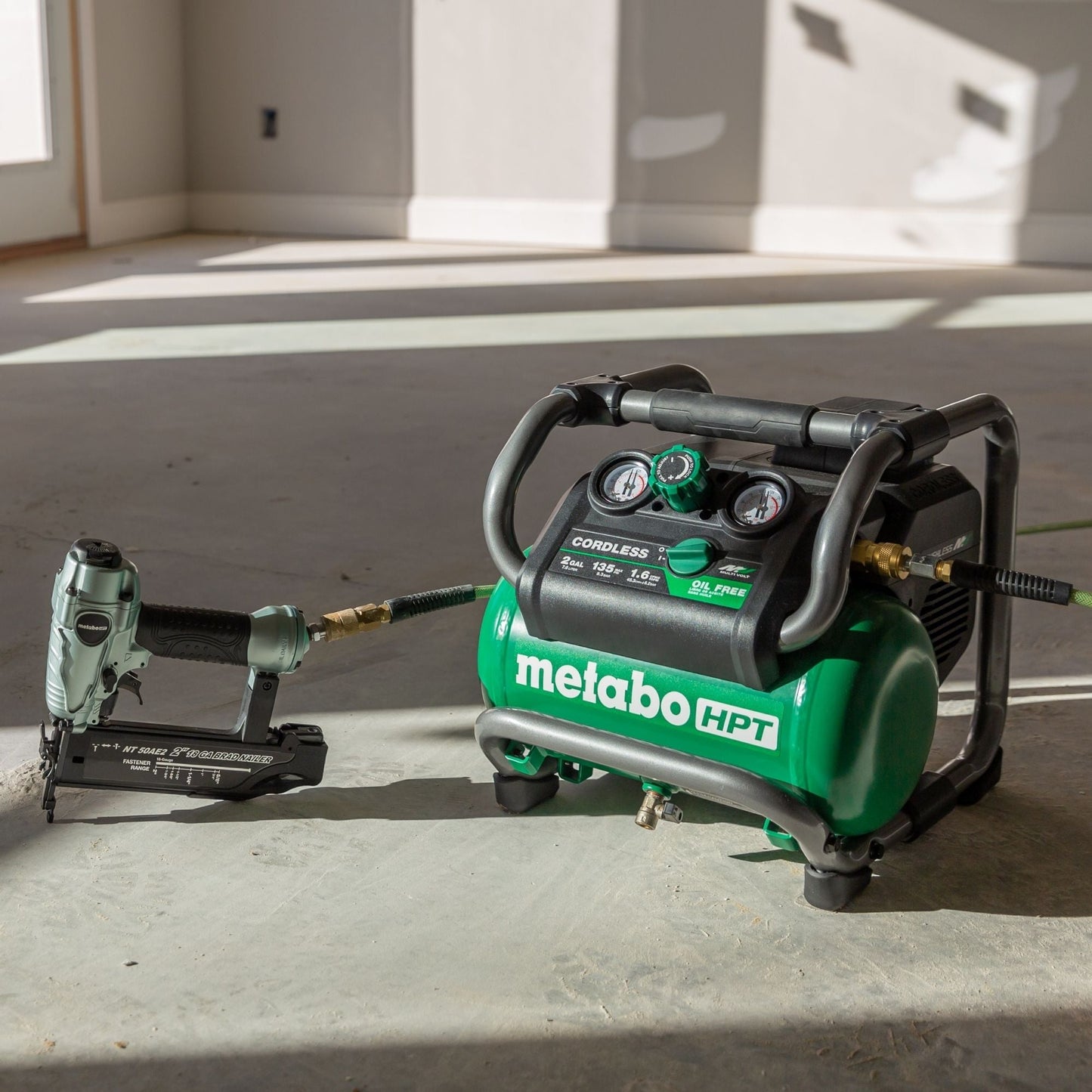 Compresor inalámbrico Metabo HPT EC36DAQ4M de 36 V y 2 galones