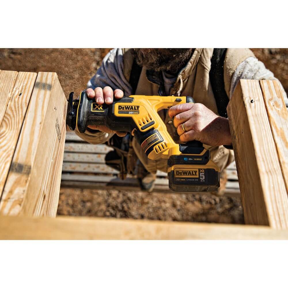 DEWALT DCE040 Tool Connect™ 20V MAX* Connector