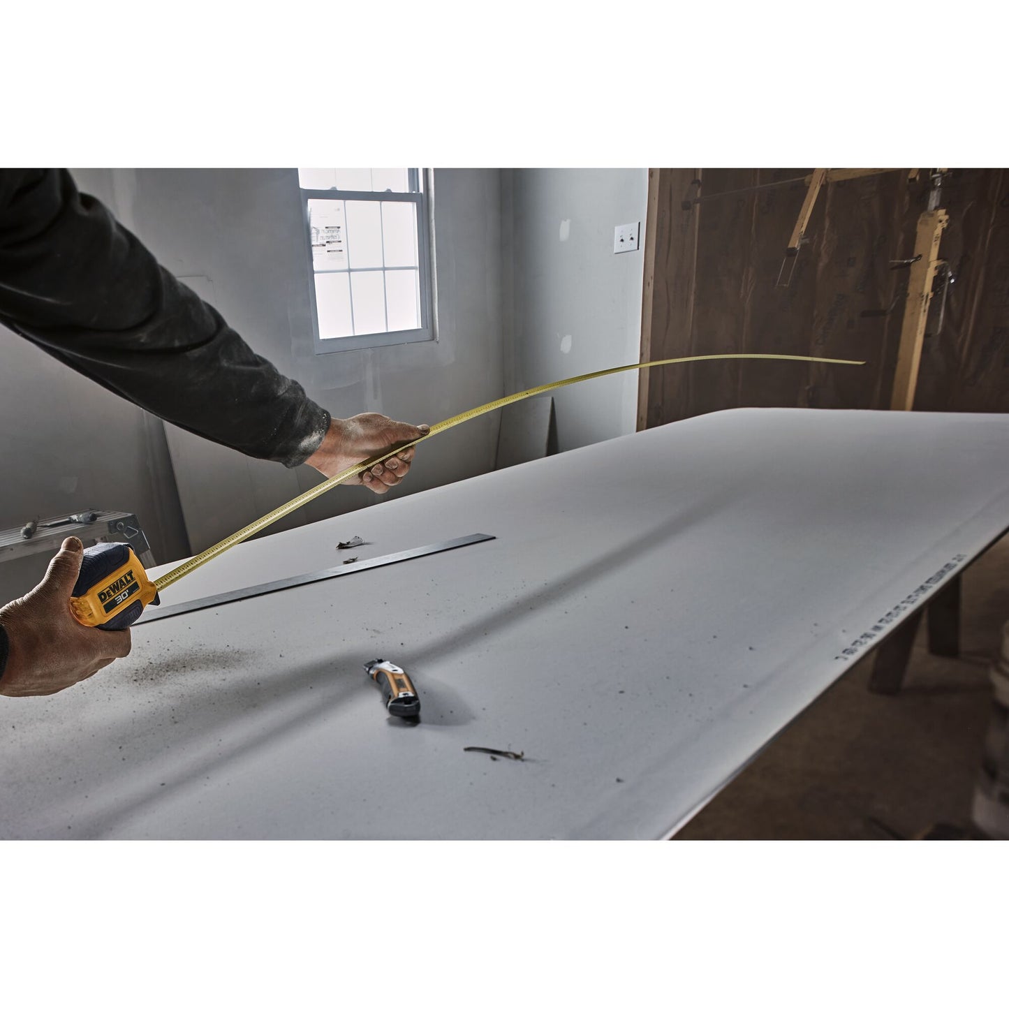 DeWalt DWHT38130S 30' x 1.125" Atomic Measuring Tape