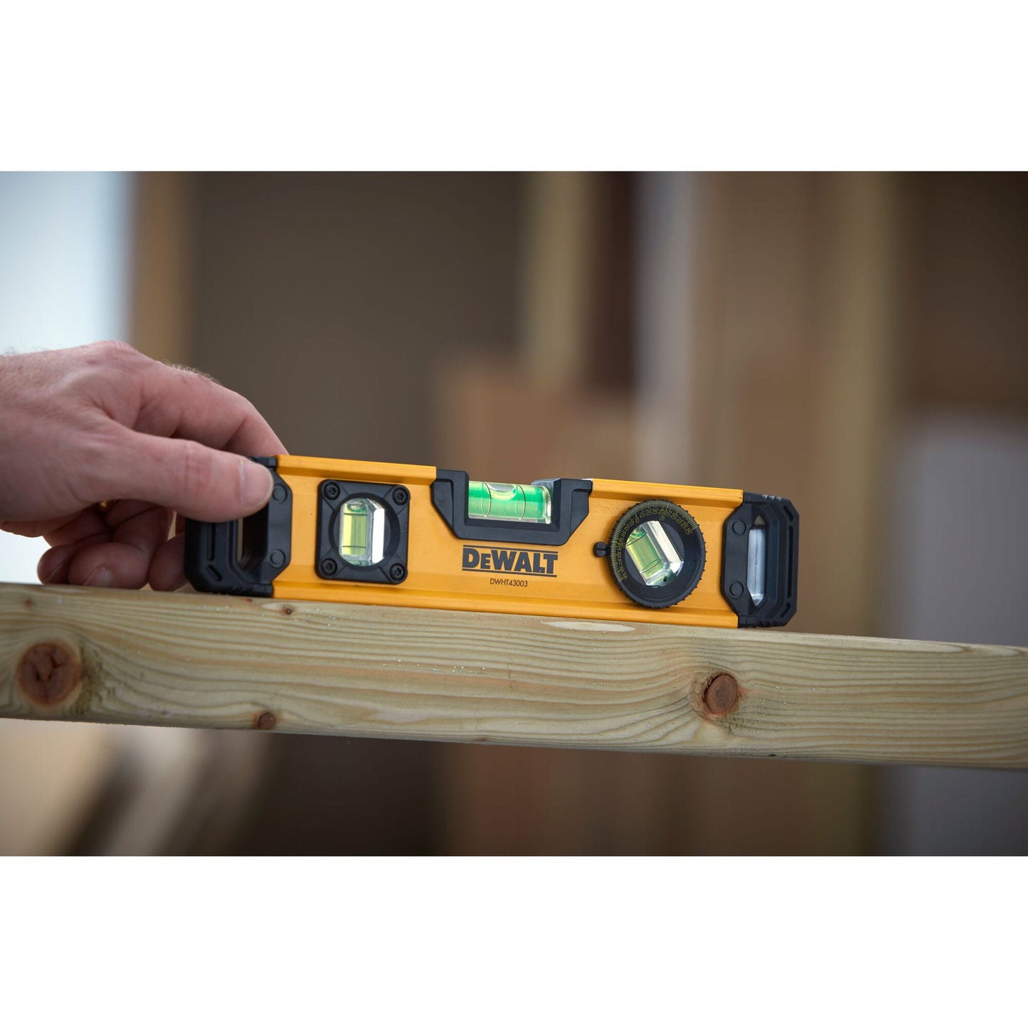 DeWalt DWHT43003 9 in. Torpedo Level