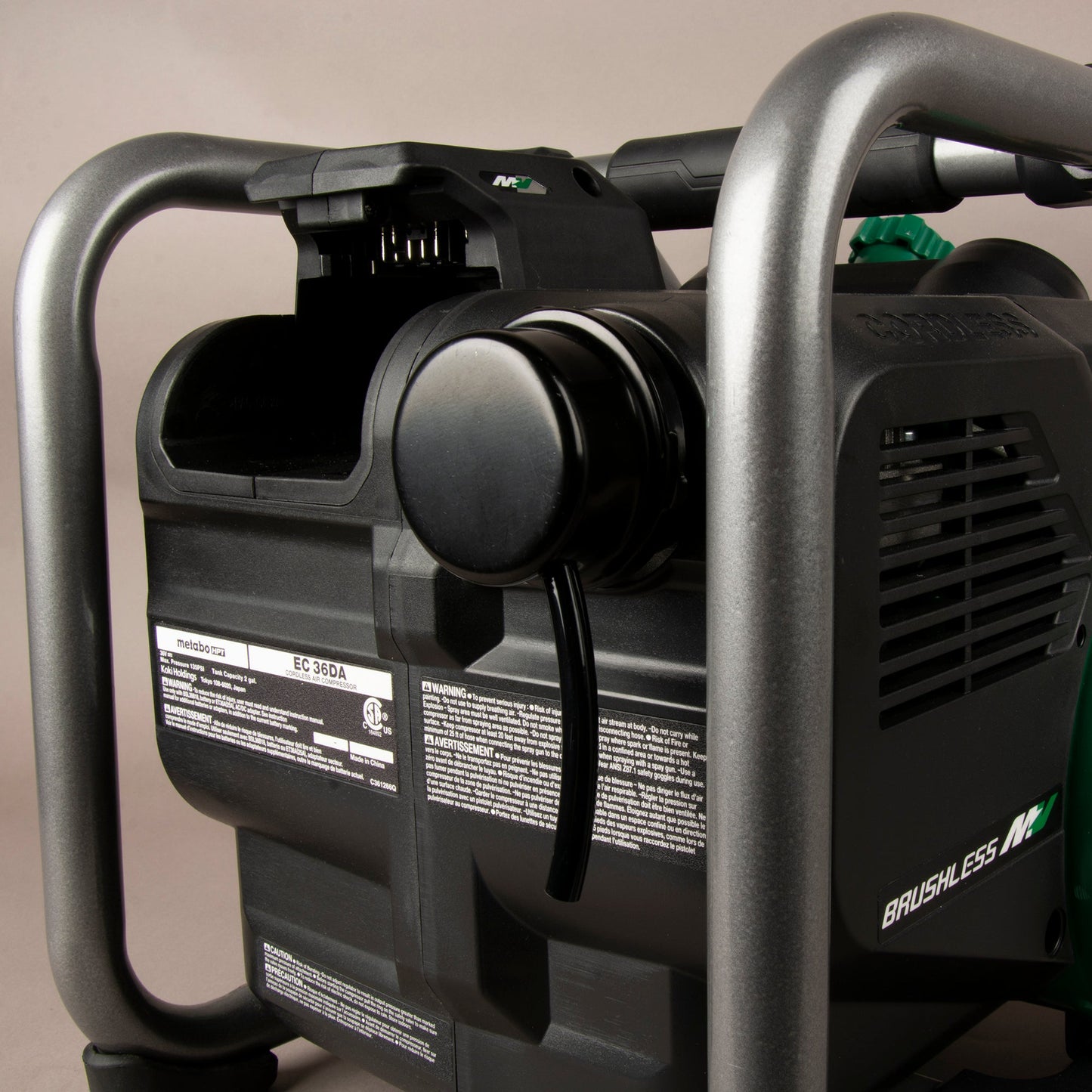 Compresor inalámbrico Metabo HPT EC36DAQ4M de 36 V y 2 galones