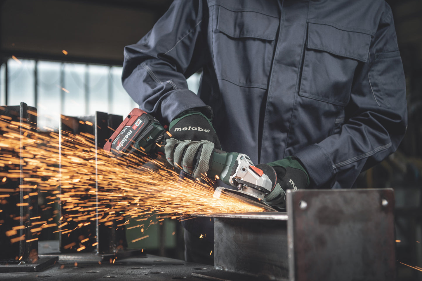 Metabo 613059520 Metabo WPB 18 LT BL 11-125 Quick 5.5 Kit 4-1/2” / 5” Brushless Braking Angle Grinder Kit