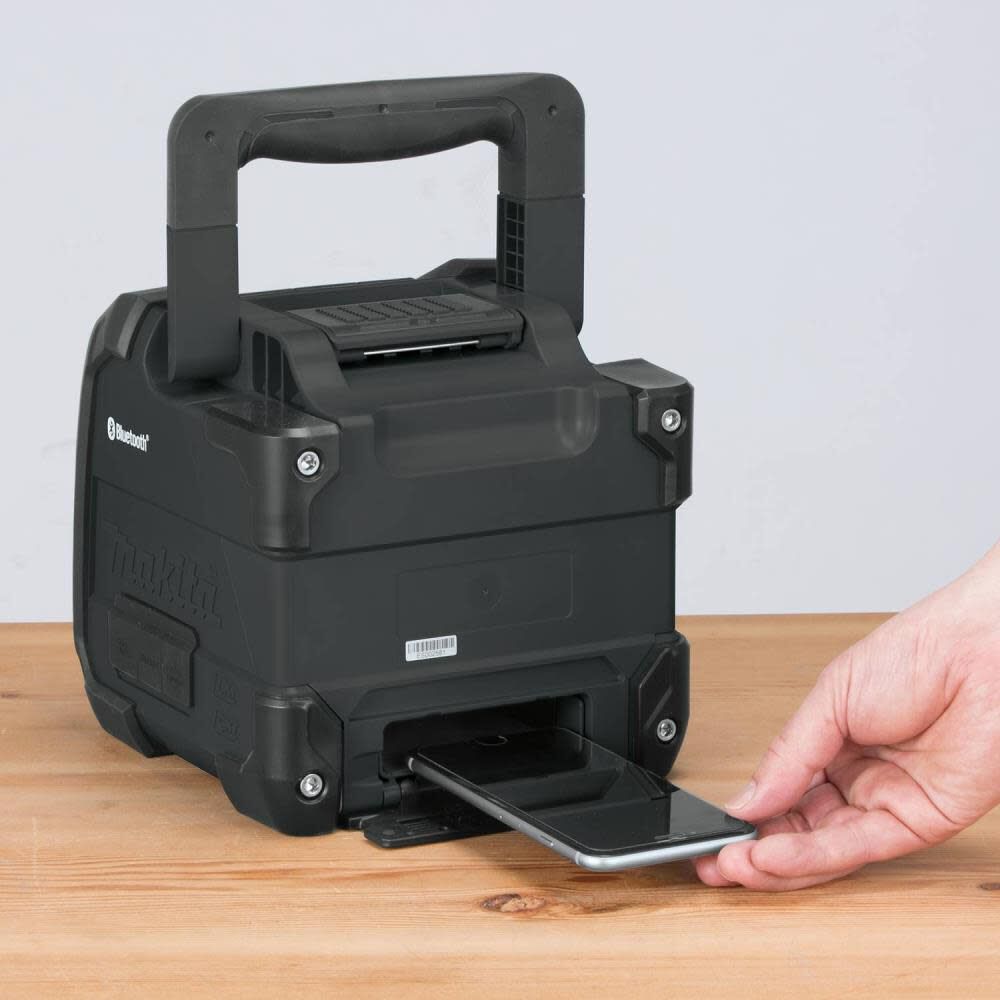 Makita XRM08B 18V LXT / 12V max CXT Cordless Bluetooth Job Site Speaker