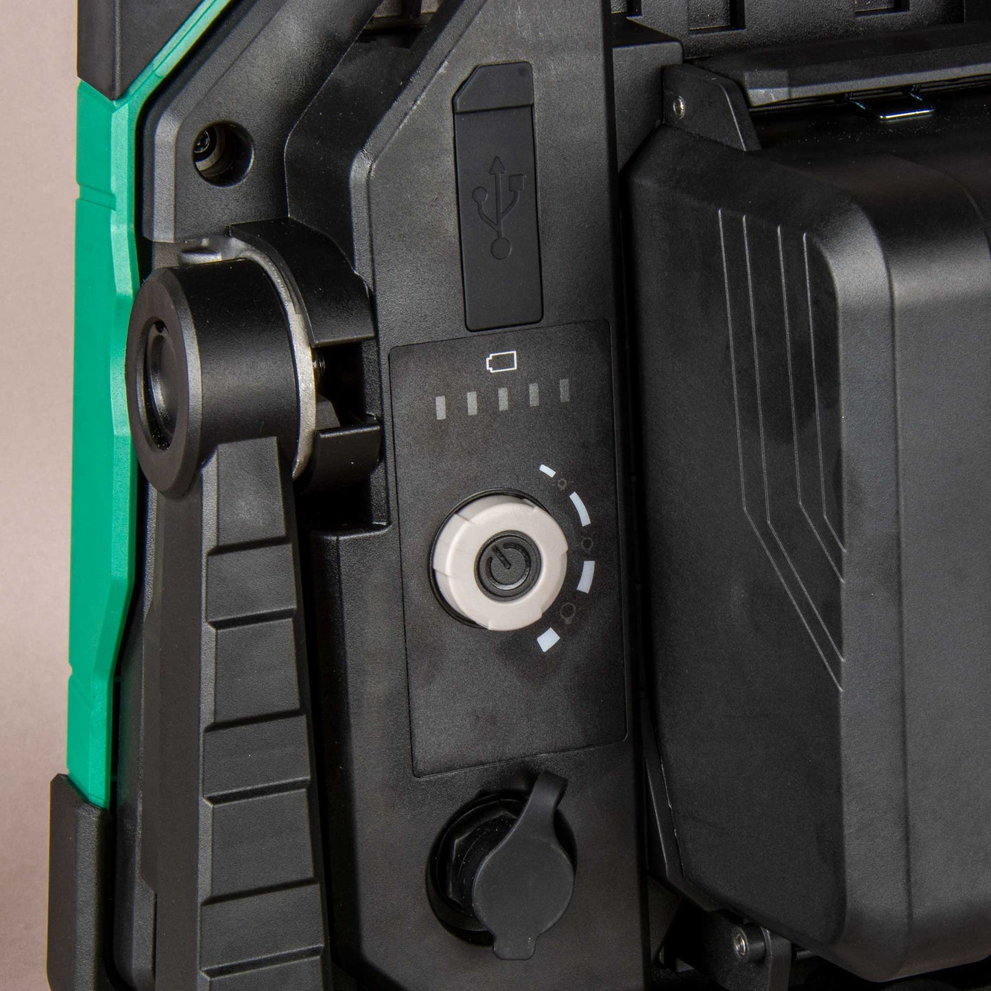 Luz de trabajo LED inalámbrica Metabo HPT UB18DDQ4M de 18 V y 10 000 lúmenes (solo cuerpo de la herramienta)