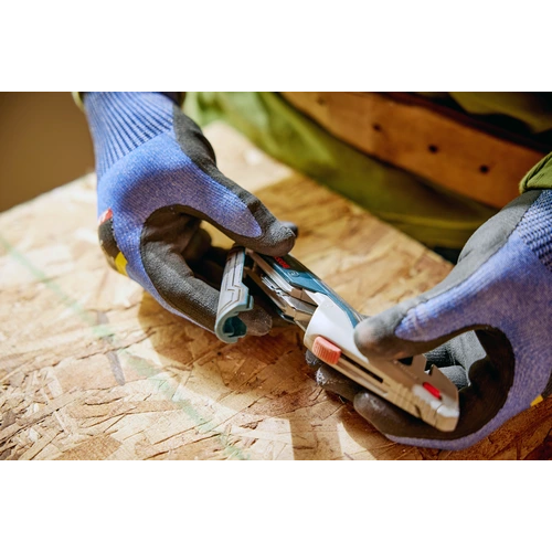 BOSCH H11-13000-1 Retractable Utility Knife, Cushioned Slide Button, Integrated Blade Storage, Includes 3 Blades