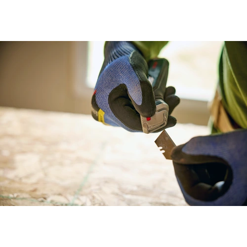 BOSCH H11-13000-1 Retractable Utility Knife, Cushioned Slide Button, Integrated Blade Storage, Includes 3 Blades