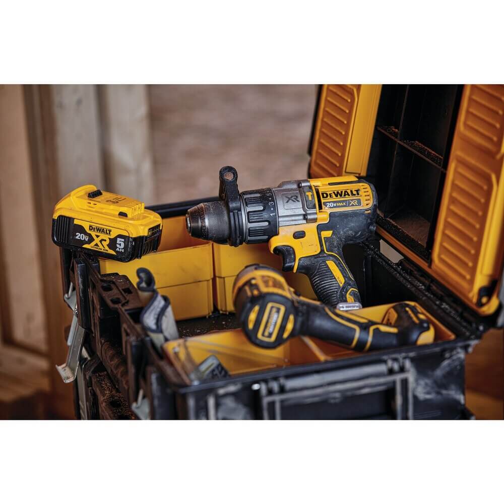 DEWALT DCD996P2 20V MAX* XR Brushless Cordless 3-Speed 1/2 in Hammer Drill/Driver Kit (5.0 Ah)