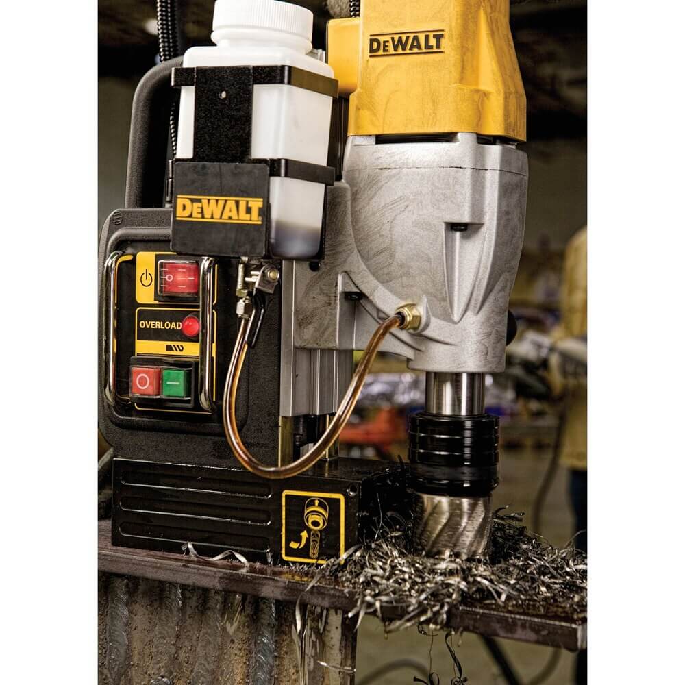 Taladro de columna magnético DEWALT DWE1622K de 2" y 2 velocidades