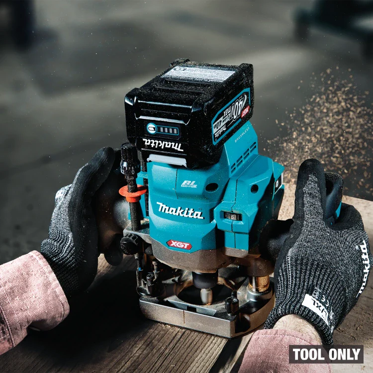 Makita GPR01Z 40V max XGT® Brushless Cordless 2-1/4 HP* Plunge Router (Tool Only)