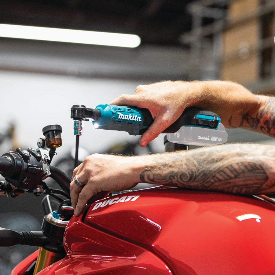 Makita XRW01Z 18V LXT® Lithium‑Ion Cordless 3/8" / 1/4" Sq. Drive Ratchet (Tool Only)